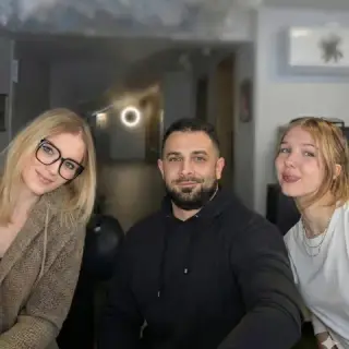 Zespół SHADY TATTOO: Martyna (z lewej), mężczyzna w środku i tatuatorka Zuzia (z prawej) w studiu